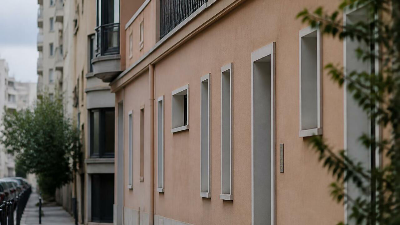 В Петербурге почти закончили ремонт фасада дома-«корабля» на Тимуровской Завершение капремонта фасада жилого дома серии ...