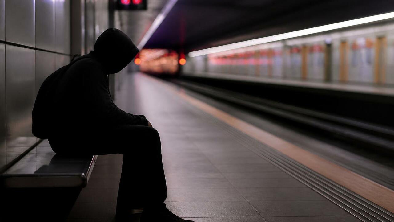 Движение на красной ветке петербургского метро ...