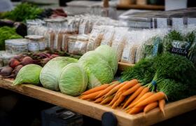 Продуктовая корзина в Петербурге подорожала на ...